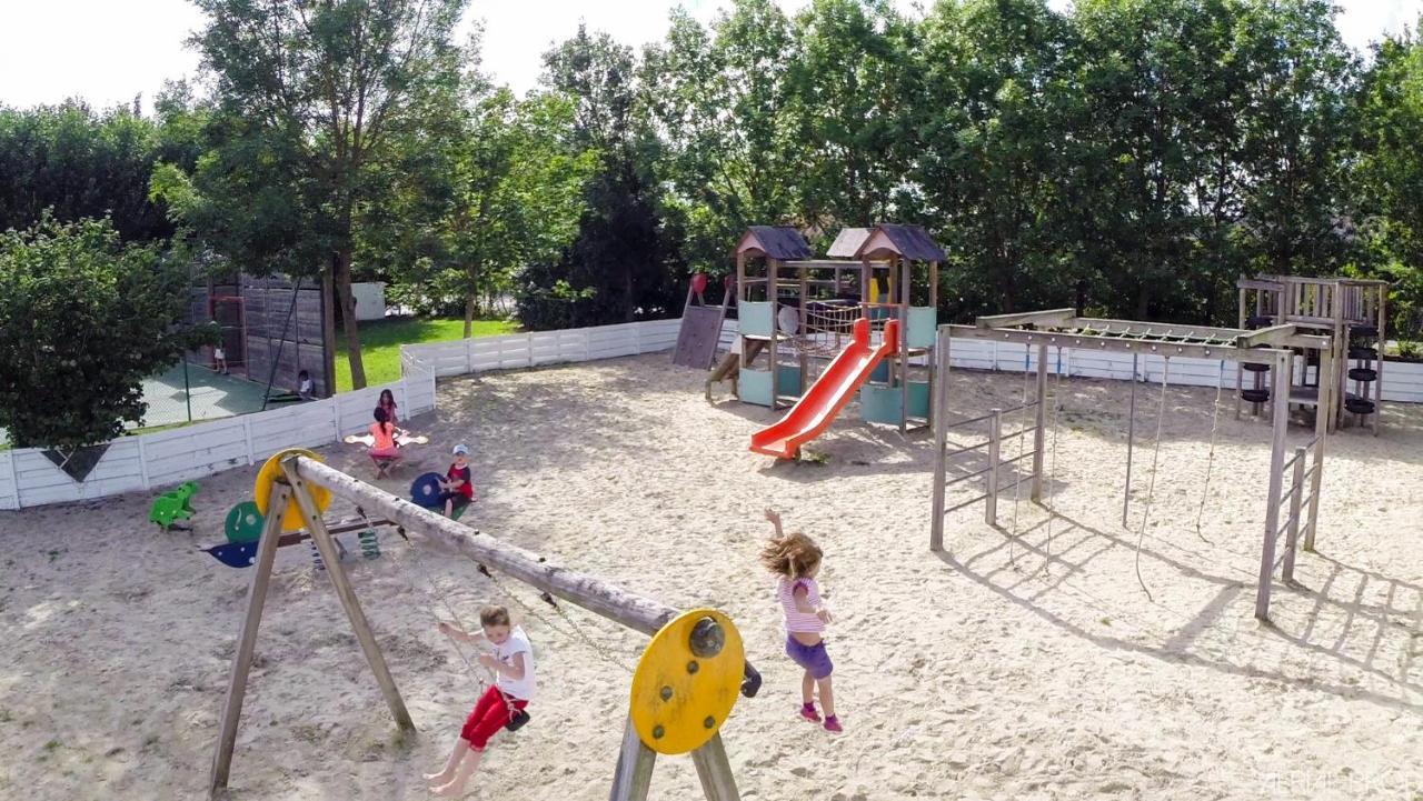 Camping La Haie Penee **** Saint-Quentin-en-Tourmont Exteriér fotografie